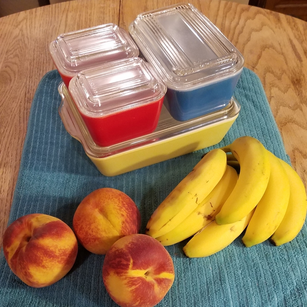VINTAGE PYREX 4 PIECE PRIMARY COLOR CASSEROLE SET